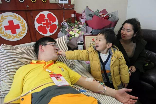 红遍浙江的“小黄人” 浙江省造血干细胞捐献志愿服务队 第3张