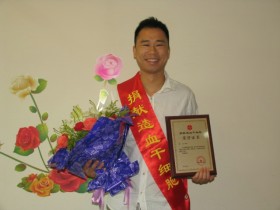 （083）张凡 – 80后小伙为3岁男孩捐献造血干细胞 – 2011年08月01日