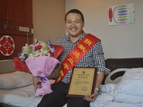 (152)余红春 – 穿越狂风暴雨送出生的希望 – 2013年10月08日