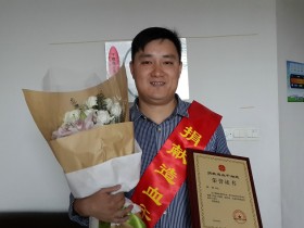 (175)胡哲 – 感觉像在挂盐水 – 2014年04月29日