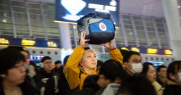 快递生命的春运“逆行者”